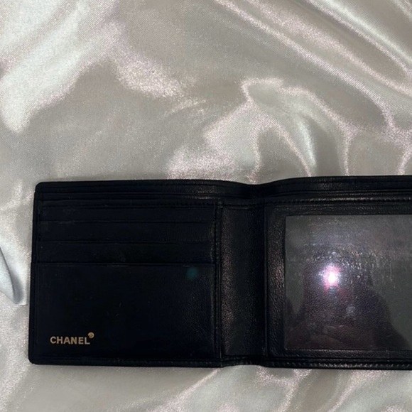 Auth CHANEL Quilted Lambskin Billfold Wallet - Picture 2 of 9